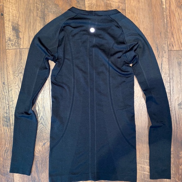 Lululemon swiftly tech long sleeve - Picture 6 of 9
